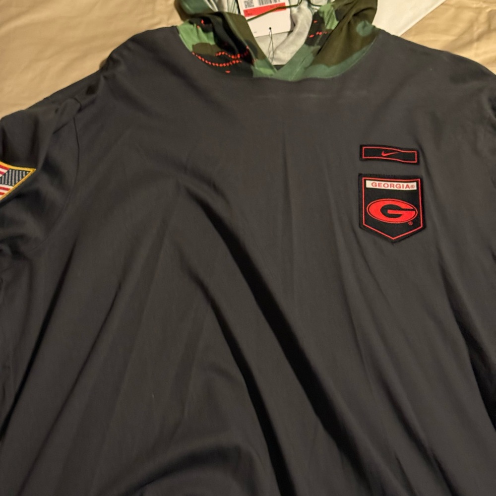 Nike Men's Black and camo University of GA hoody/Jacket New